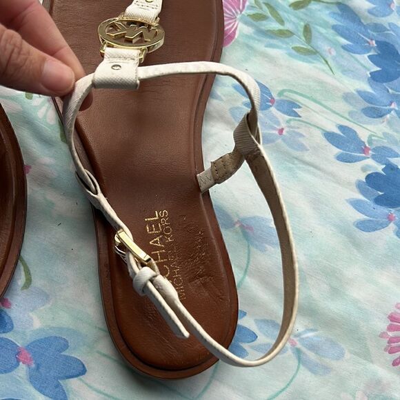 Michael Kors White Leather Logo Sandals Thongs - Picture 7 of 12